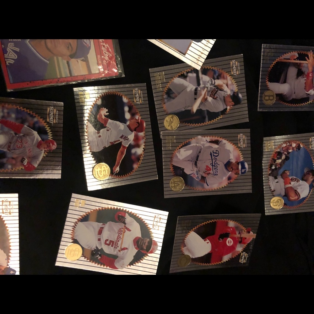 Baseball cards - Picture 2 of 4